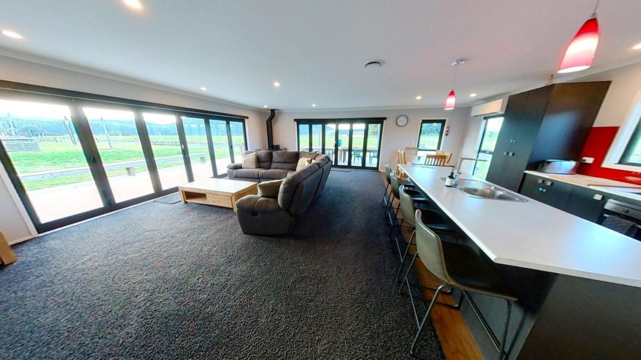 Full Holiday Home To Yourself, Up To 21 Guests Atiamuri Bagian luar foto