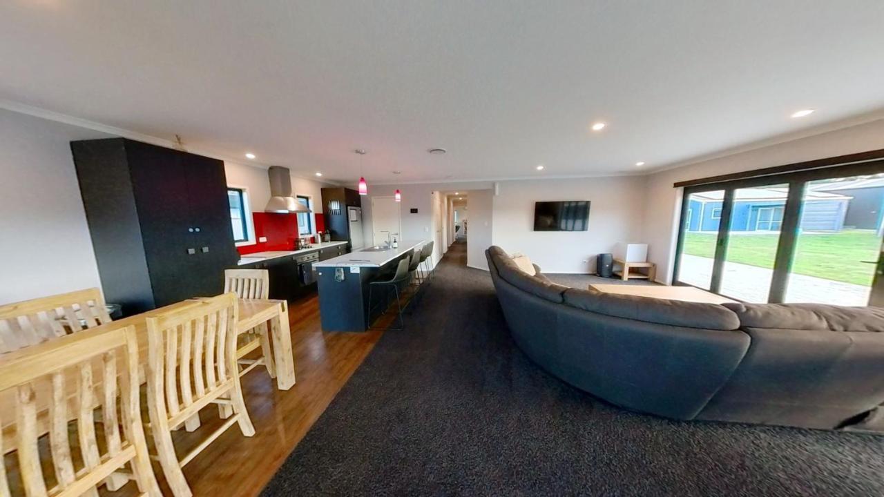 Full Holiday Home To Yourself, Up To 21 Guests Atiamuri Bagian luar foto