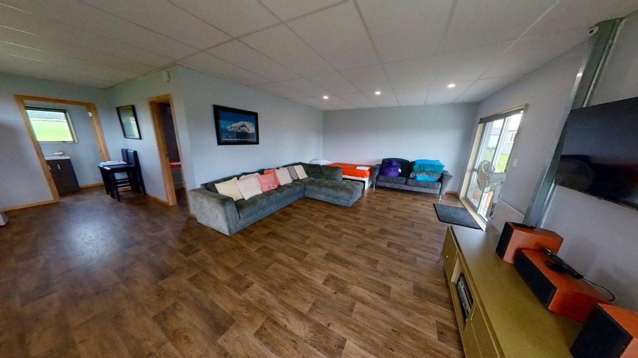 Full Holiday Home To Yourself, Up To 21 Guests Atiamuri Bagian luar foto